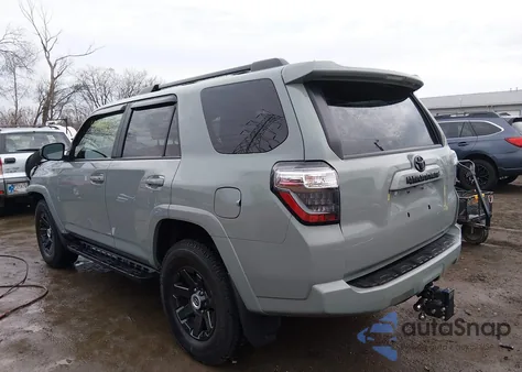 2022 Toyota 4Runner Trail Special Edition из США, поврежденный, VIN JTETU5JR4N6032302
